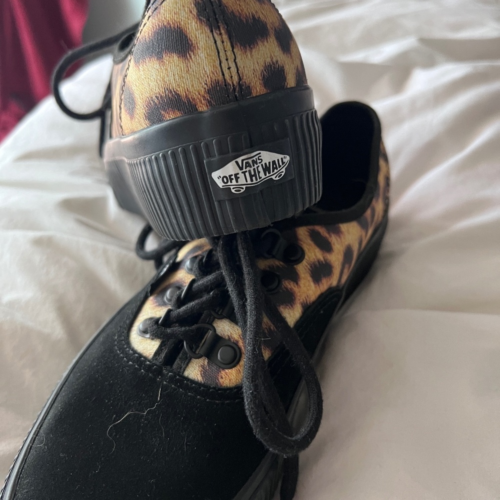 NEW Vans Authentic Platform Embossed Black/Leopard
